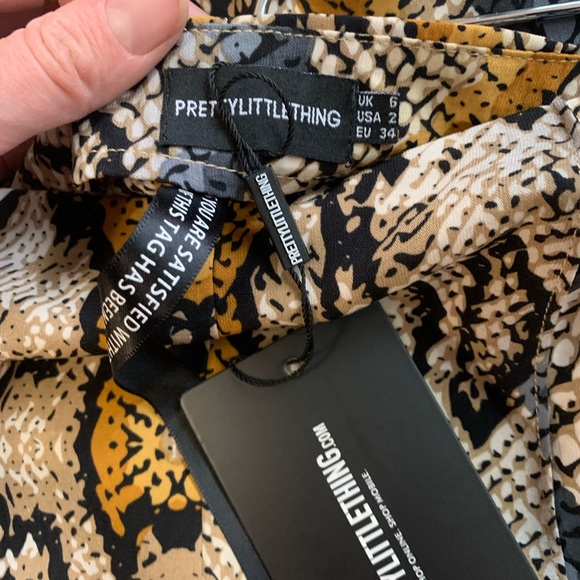 PrettyLittleThings Snake Skin Print Pants - Picture 3 of 5